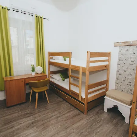 Globo Hostel *